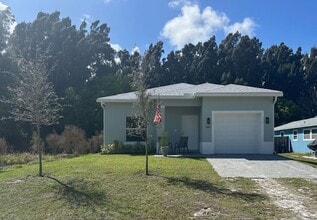 Building Photo - 3 Bedroom 2 Bath 1 Car Garage