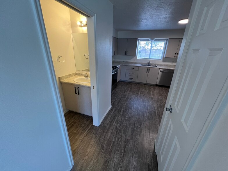 Building Photo - 126 S 850 W