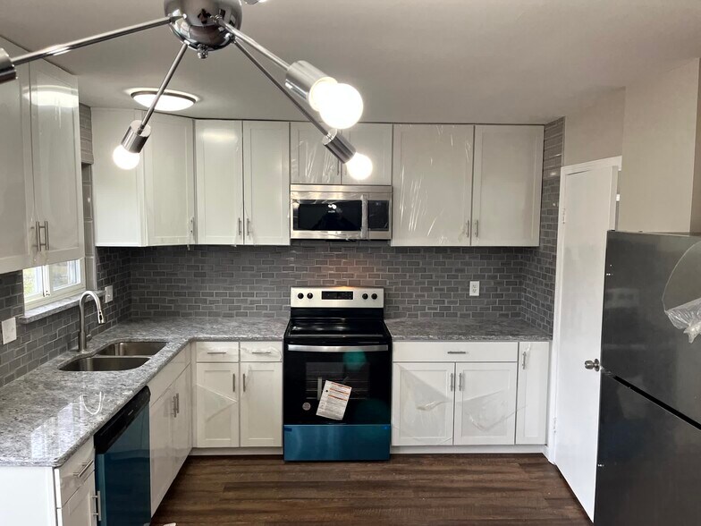 Primary Photo - 30246 Spain Ct