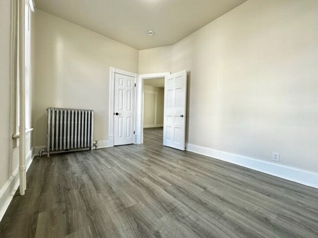 Building Photo - 338 S Quincy St