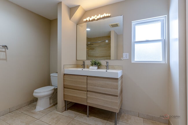 Building Photo - 2431 Cobblewood Dr