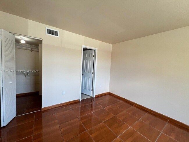 Building Photo - 675 NW 85th Ct