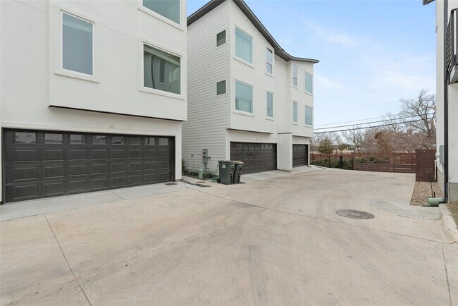 Building Photo - 1417 Kramer Ln