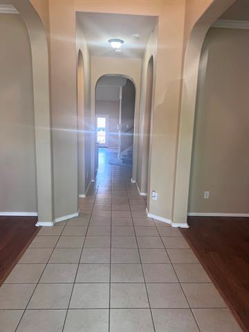 Building Photo - 11490 La Grange Dr