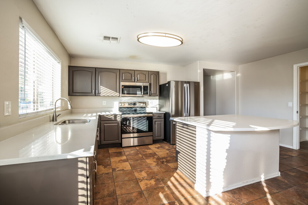 Building Photo - 7123 S 31st Dr