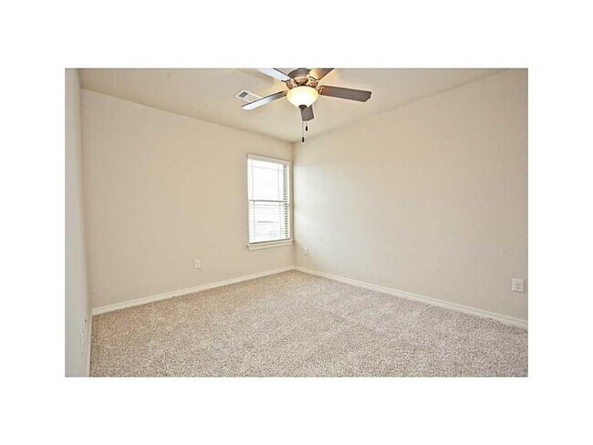 Building Photo - Clean and fresh near Washington Regional Hospital and the Bike Trail! To schedule your own showin...