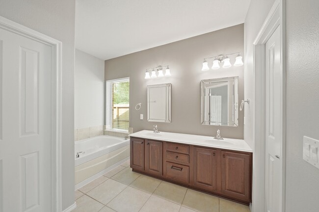 Building Photo - 5710 Everhart Manor Ln