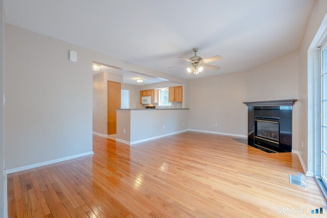 Building Photo - 47 Tunxis St