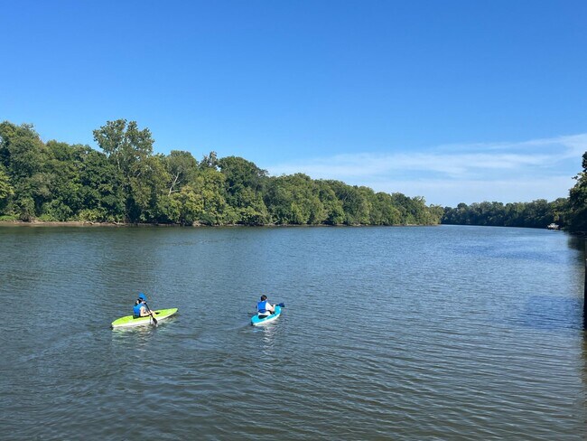 Building Photo - 10302 Spotswood Dr