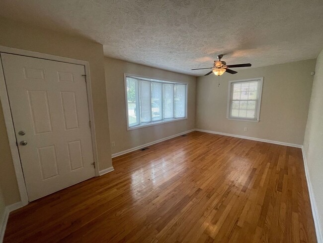 Building Photo - 5039 Coker St