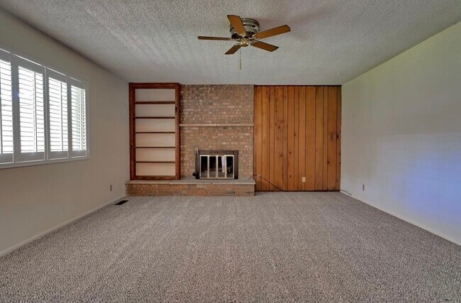 Building Photo - 6300 Jo Ann Pl NE