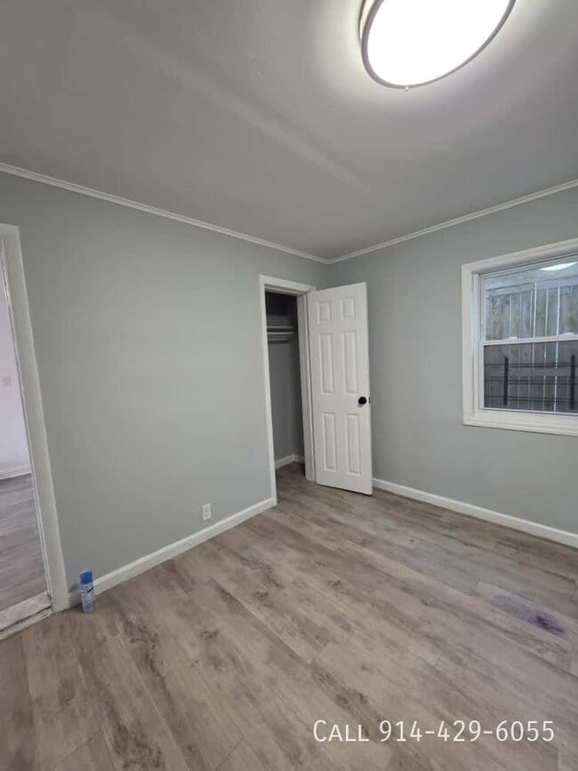 Building Photo - 176 Webster Ave