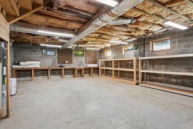 Building Photo - 104 Pulaski St