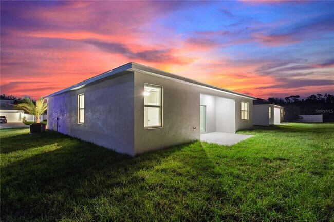 Building Photo - 643 James Ct