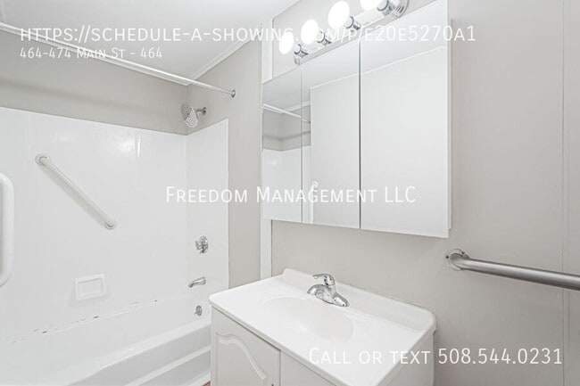 Building Photo - 464-474 Main St-464