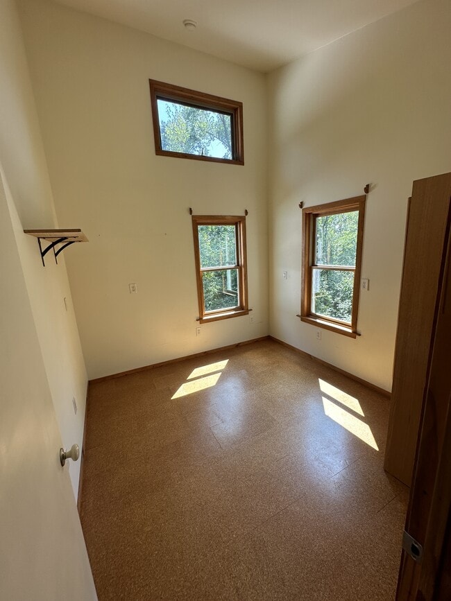 Building Photo - 62 Mt Pleasant Rd