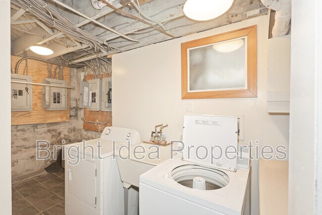 Building Photo - 2535 Aldrich Ave S