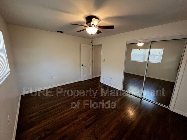 Building Photo - 1220 SE 3rd St