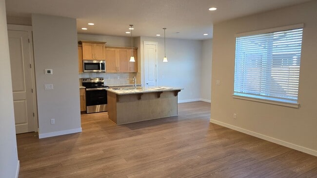 Building Photo - Amazing 3 bedroom Brand new home!!