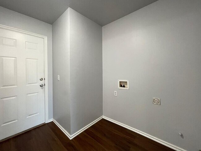 Building Photo - 13004 Chadbrooke Pl