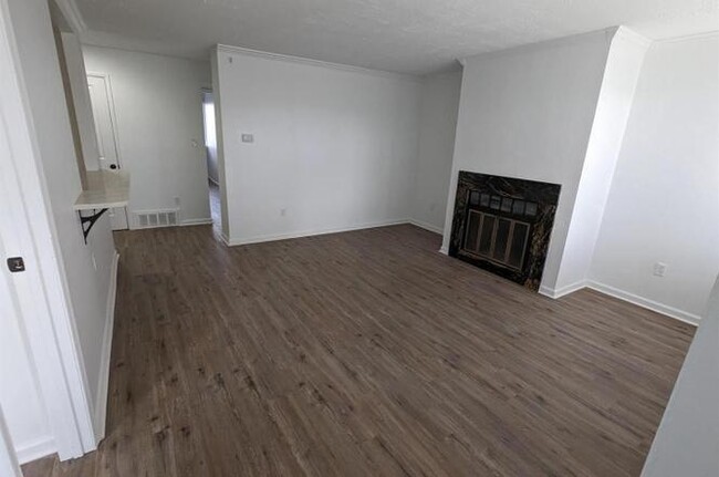 Building Photo - 7112 Donnell Pl
