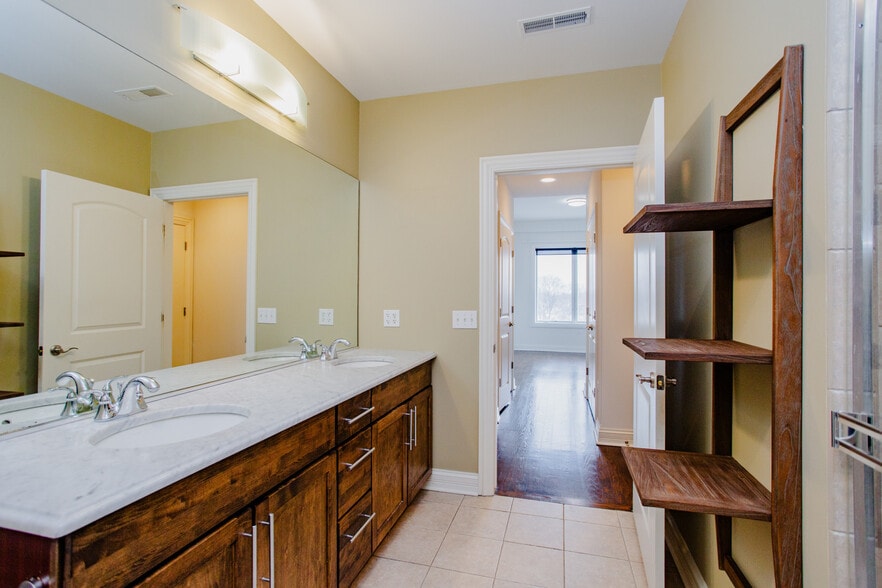 Building Photo - 3630 N Harlem Ave