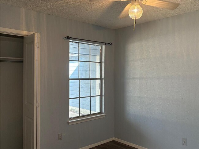Building Photo - 12229 Mosley Ln