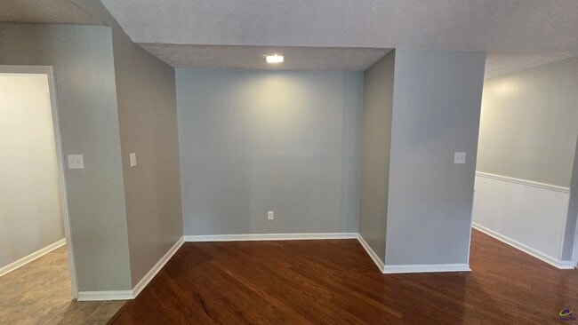 Building Photo - 102 Buckskin Dr