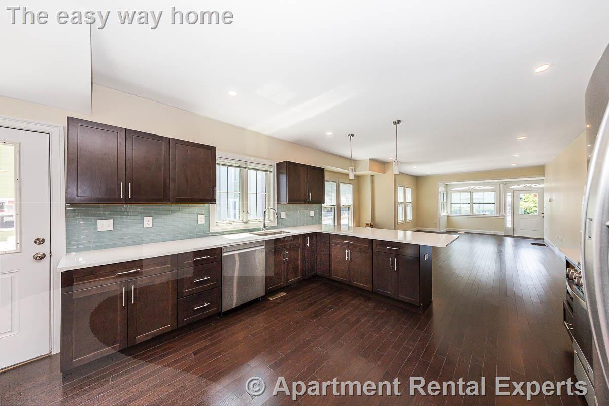 Building Photo - 120 Jerome St