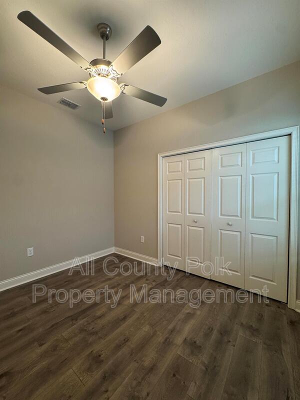 Building Photo - 272 Walkers Point Dr