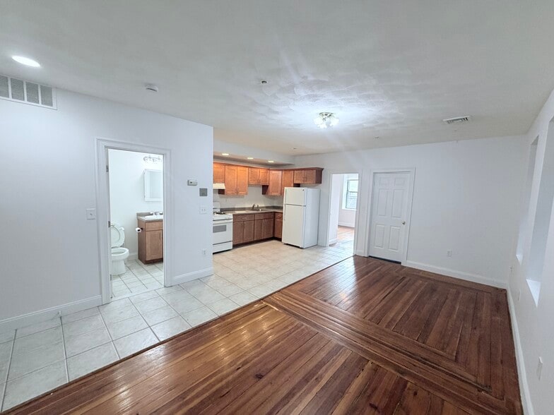 Building Photo - 179 Winnisimmet St