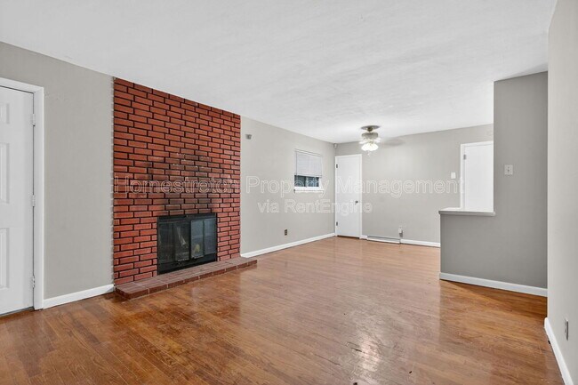 Building Photo - 2403 Gardner Dr