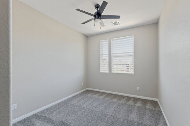 Building Photo - Beautiful Cadence 3 bedroom, 2.5 Baths, 2 car garage Townhome