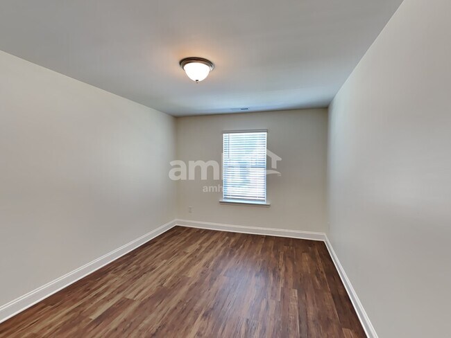Building Photo - 1127 Amberly Wy