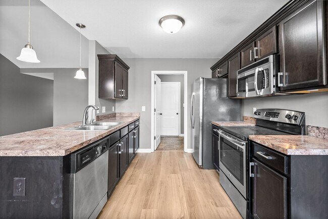 Building Photo - Pet Friendly Three Bedroom!