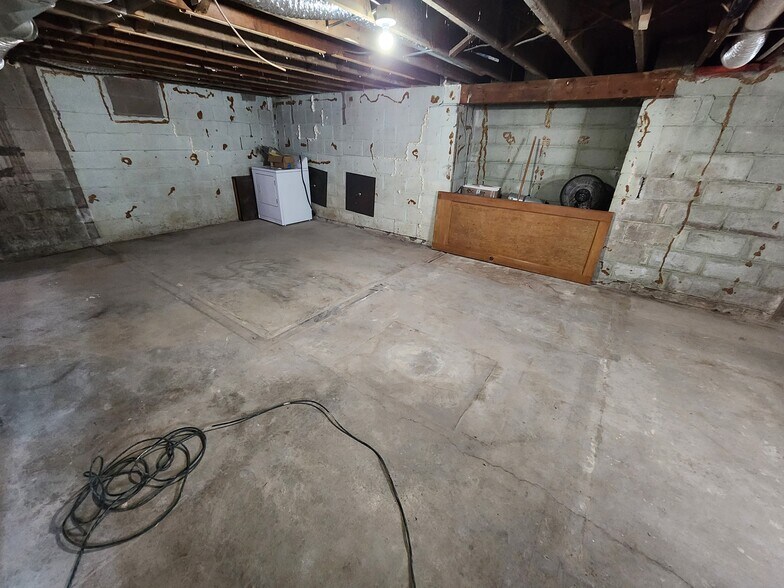 Downstairs storage 2 - 260 1st St S