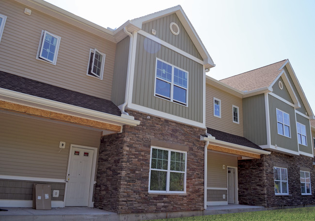 Building Photo - The Hamlet at Slingerlands