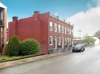 Building Photo - 4637 Plummer St