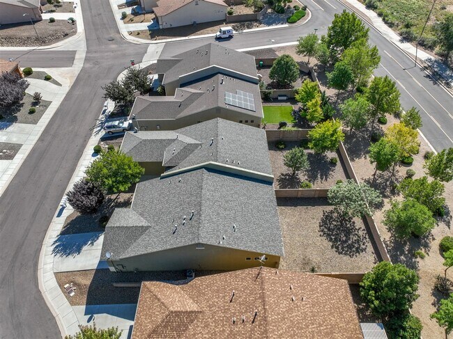 Building Photo - 3 Bedroom, 2 Bathroom Townhome in Granvill...