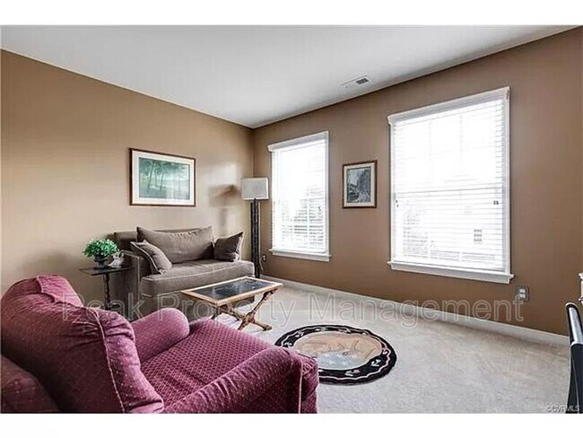 Building Photo - 4700 Kipper Dr