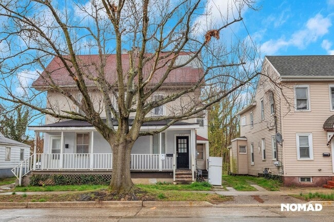 Building Photo - 380 E Broadway