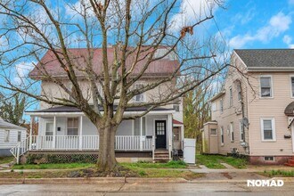 Building Photo - Charming 2BR Duplex in Salem