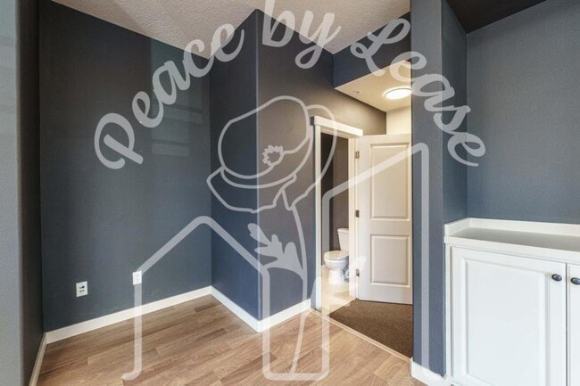 Building Photo - 8838 NE Brentford Way