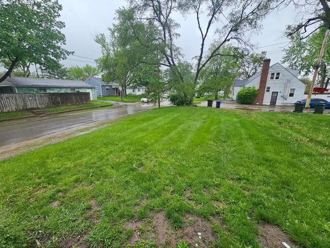 Building Photo - 753 E Mithoff St
