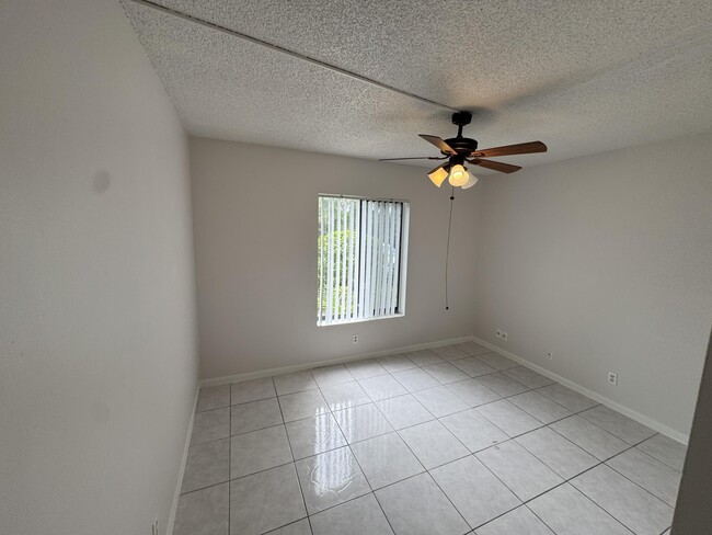 Building Photo - 1111 Green Pine Blvd