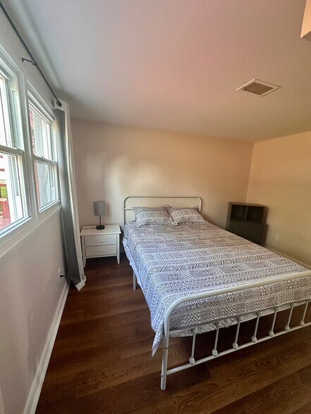 Building Photo - 520 Bellwood Dr