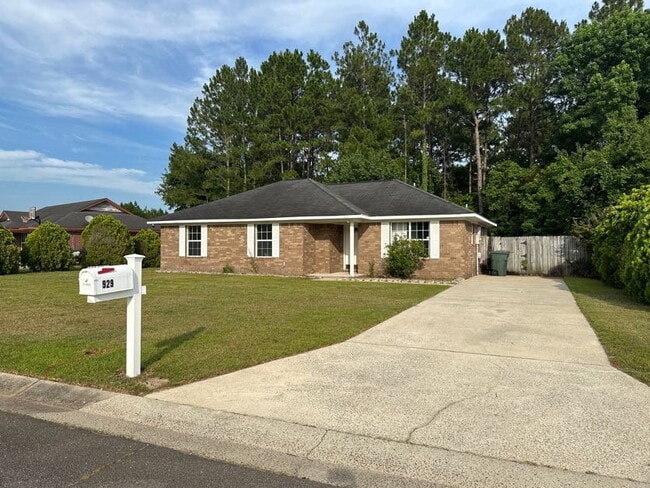 Primary Photo - Great starter home very close to Fort Stewart