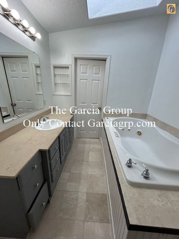 Building Photo - 14465 SE Bevington Ct