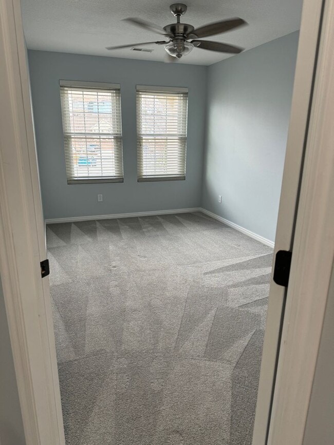 Building Photo - East Lehi Townhouse: Modern Luxury & Conve...