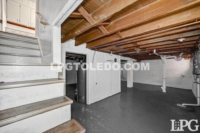 Building Photo - 128 Carbon St